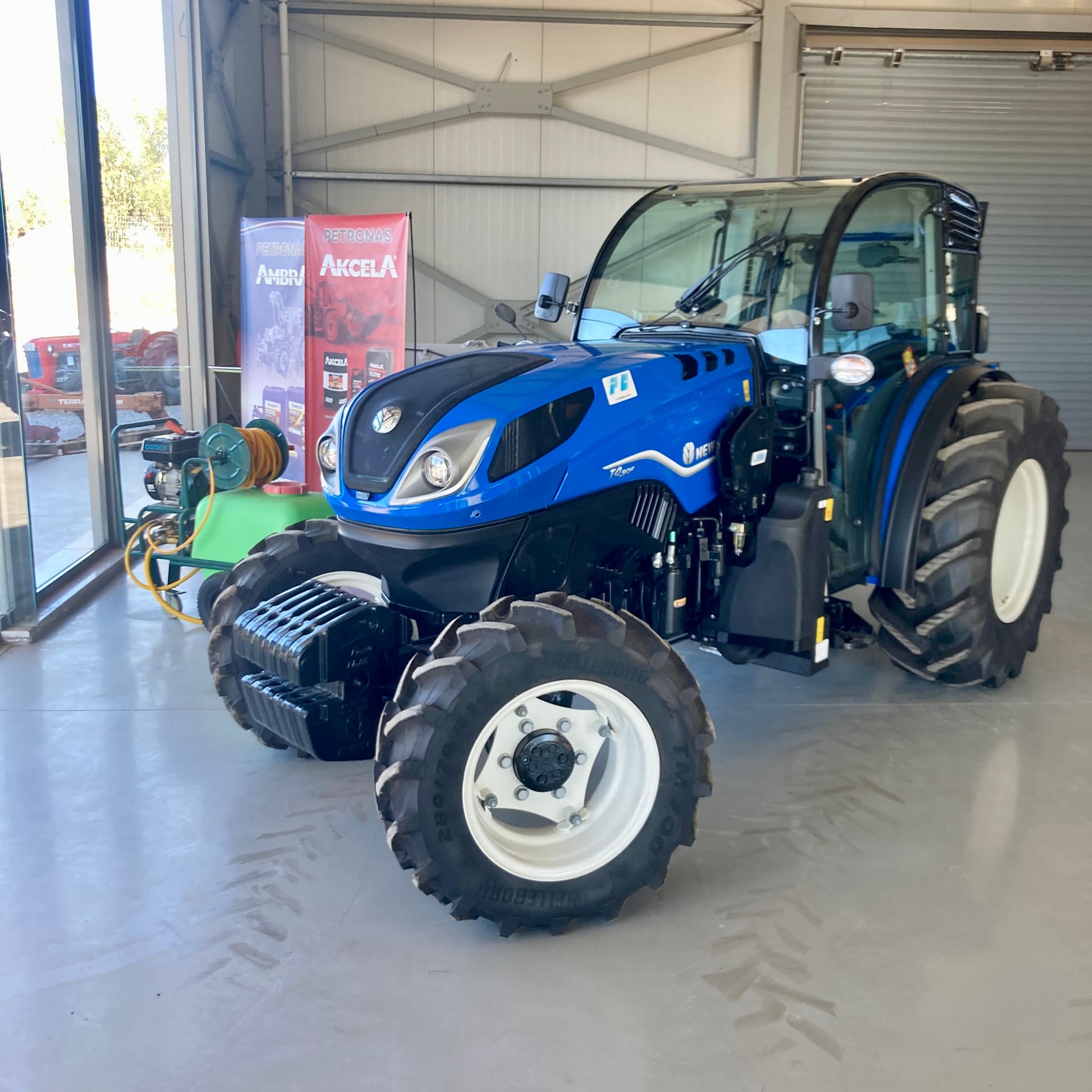 Images of New Holland T4.90F Low Cab